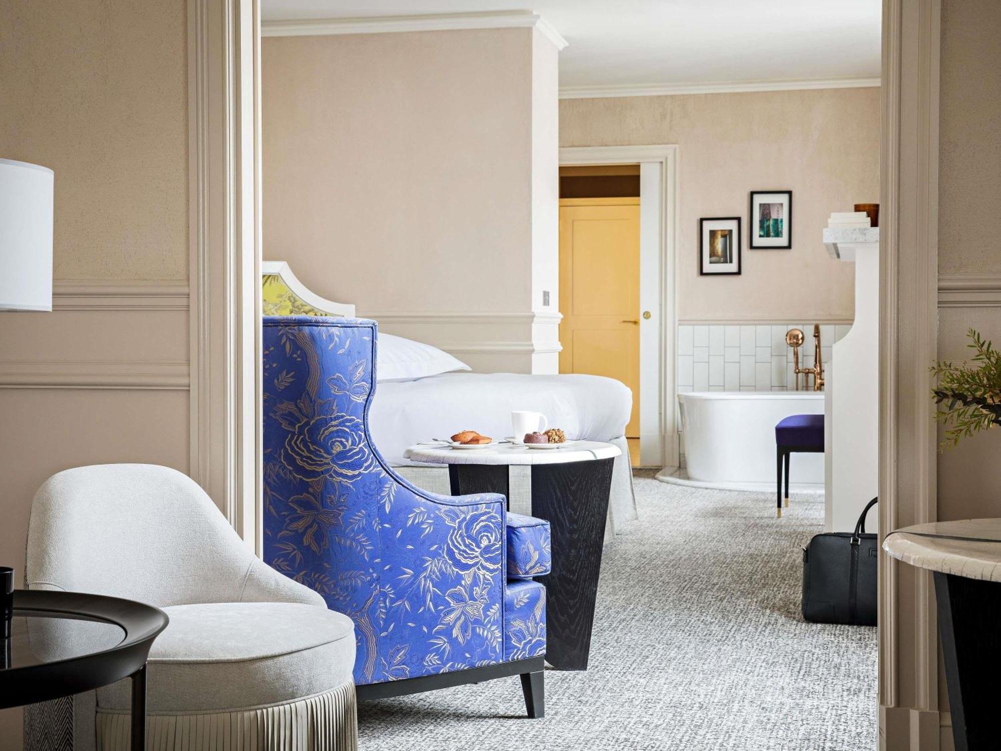 Prestige King Suite with Lounge and Terrace - Level Six